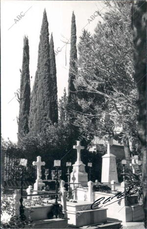 Tumbas en el cementerio de Úbeda