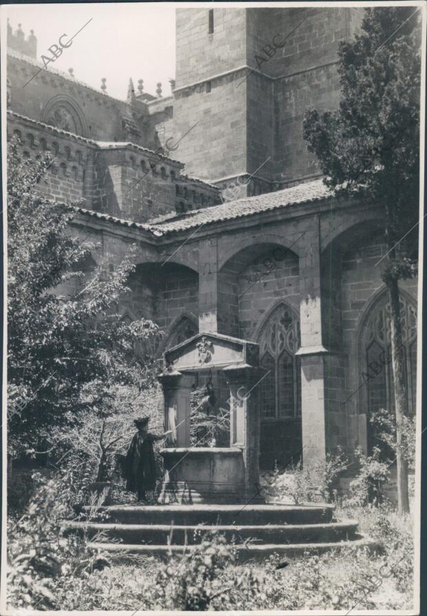 Sigüenza. Patio del claustro de la Catedral