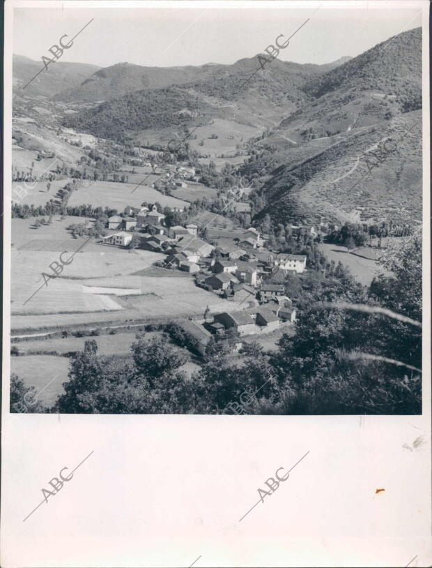 Vista de la localidad de posada de Valdeón situado junto A los Picos de Europa