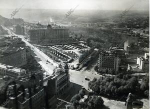 Las calles de Bailén y Onésimo Redondo vistas desde el último piso del edificio...