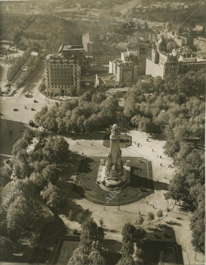 Vista de la Plaza de España desde el piso 26 del nuevo rascacielos madrileño, el...