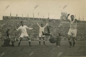 En el estadio de Chamartín, y con un lleno Absoluto, se Celebró el encuentro...