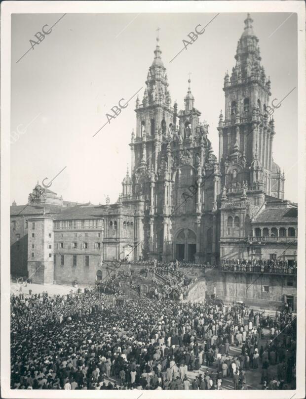 El arzobispo monseñor Quiroga y Palacios, Es objeto de un cariñoso homenaje por...