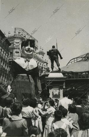 Entre los festejos que se vienen celebrabdo con motivo de las verbenas de San...