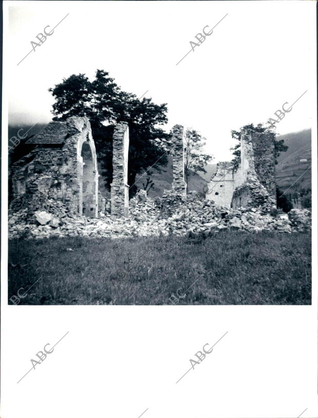 Valle de Arán. Ruinas de la capilla del medio