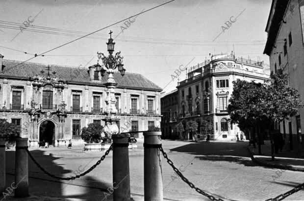 Plaza de la Virgen de los Reyes