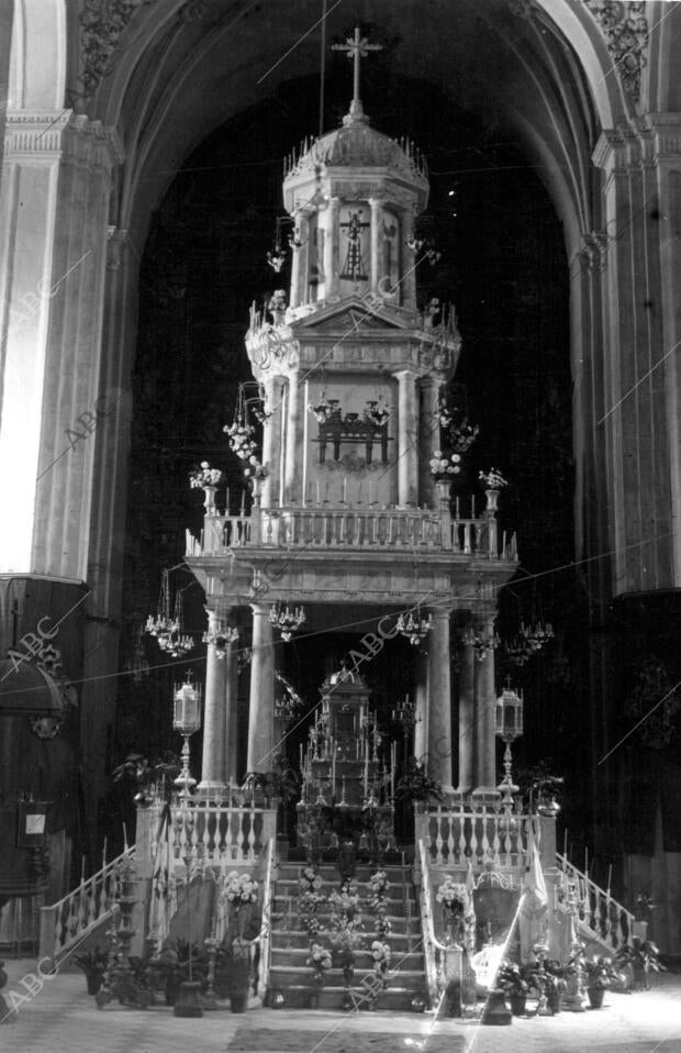 Gran monumento de jueves santo obra de Mediados del siglo Xix que se Eriguirá...