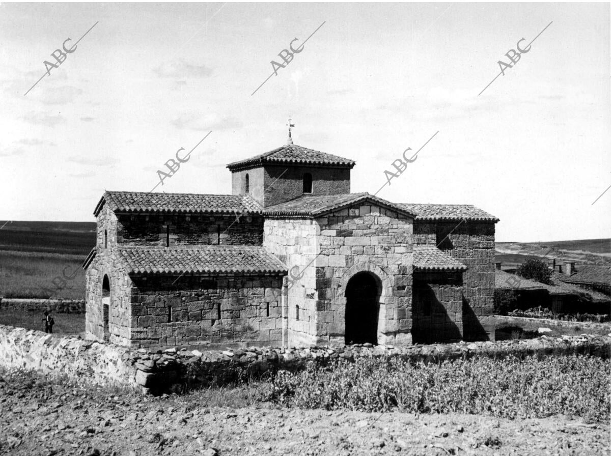 Templo visigótico del pueblo san Pedro de la Nave (Zamora) Archivo ABC