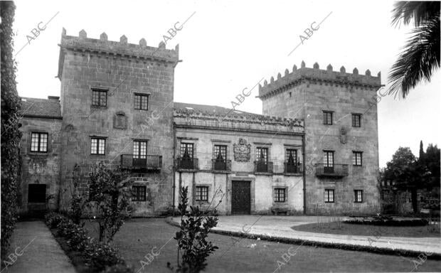 Fachada principal del palacio de Pazos de Castrelos (Vigo)