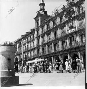 El tranvía en la Plaza Mayor de Madrid