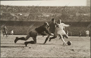 En la imagen Caldentey evita el gol de Di Stefano