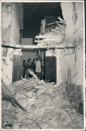 Estado en que Quedó, después del Terremoto, la casa del pueblo de Albolote, en...