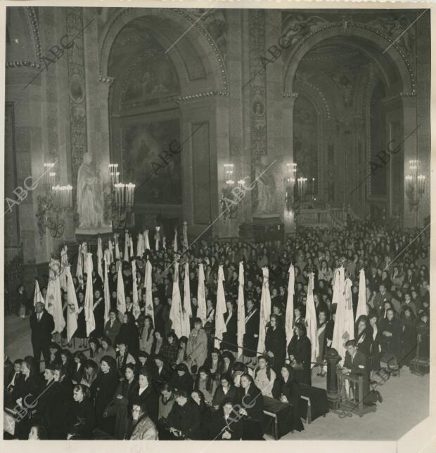 Acto religioso celebrado en San Francisco el Grande por los sublevados contra el...