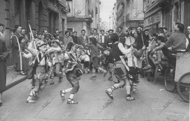 Ataviados Pastorcillos, los Niños de un colegio de Madrid Recorren las Calles de...