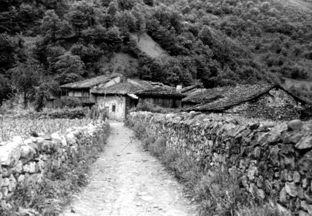 Una de las Calles del pueblo de Aller (Asturias)