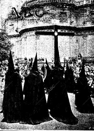 ABC SEVILLA 20-04-1957 página 1