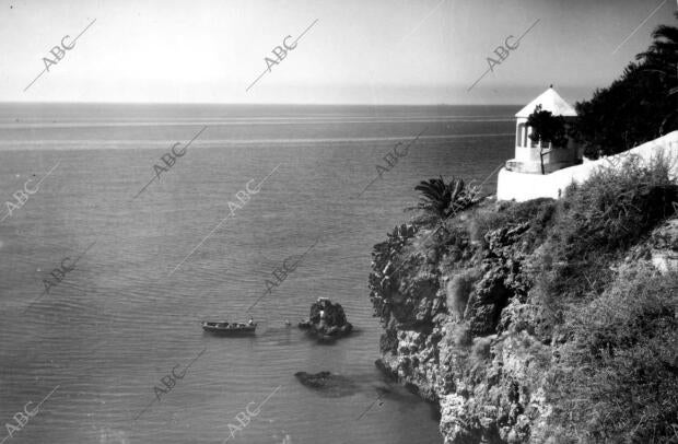 Vistas del mar mediterráneo desde el pueblo de Torremolinos