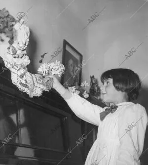 La devoción por la Virgen Reviste en las Escuelas Españolas Especiales Muestras...