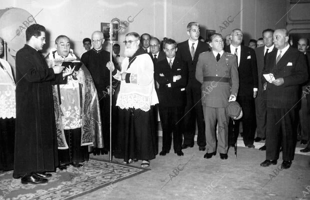 En la imagen, entre otros, el arzobispo José María Bueno Monreal