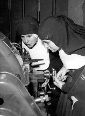 Escuela de Peritos Industriales Dirigida por las Monjas Franciscanas de los...