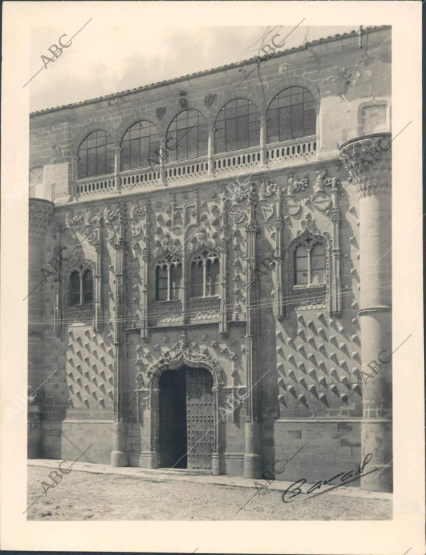 Fachada del palacio del Marqués de Jabalquinto, en Baeza