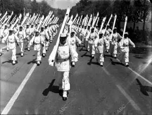 Los Esquiadores en el desfile de la victoria de 1959