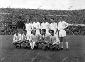 En la foto y en la fila de Atras: Dominguez, Miche, Santamaria, Lesmes,...