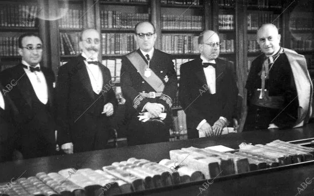Damaso Alonso, Emilio García Gómez, Ramón Menéndez Pidal, José Ibáñez Martín y...