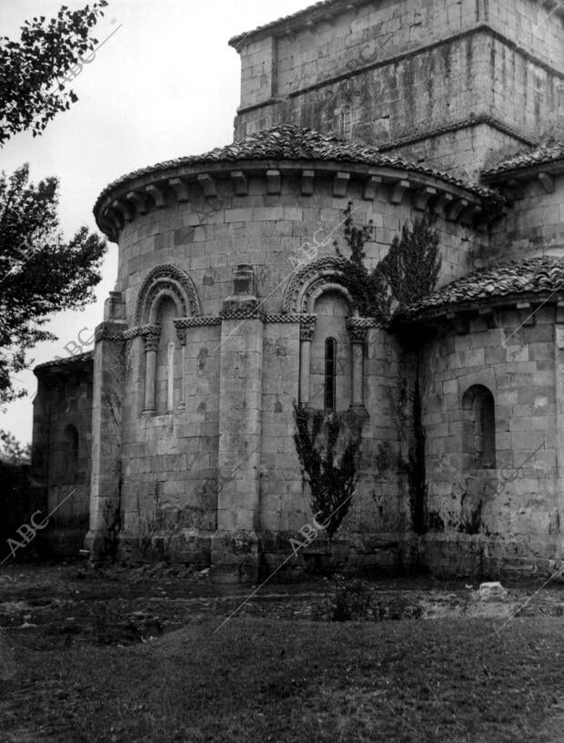 Abside románico de la iglesia Olmos de Ojeda