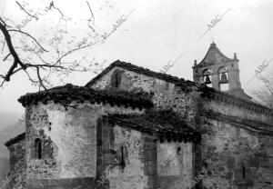 Vista general de la basílica de Serapio (Asturias)