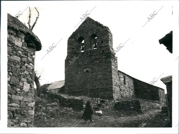 Fachada de la iglesia de Manjarín