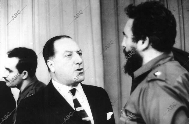 El embajador español desmiente las afirmaciones de Castro en el mismo estudio de...