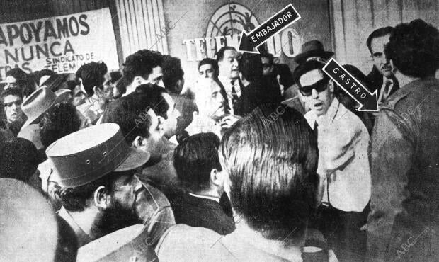 El embajador español desmiente las afirmaciones de Castro en el mismo estudio de...