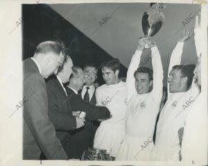 Final de la quinta copa de Europa ganada por el Real Madrid frente al Eintracht...