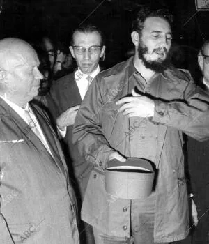 Fidel Castro y Nikita Kruschev en nueva York, en donde Asisten A la cumbre de...