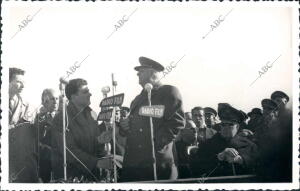 El ministro del ejército en un momento de una intervención en la inauguración...