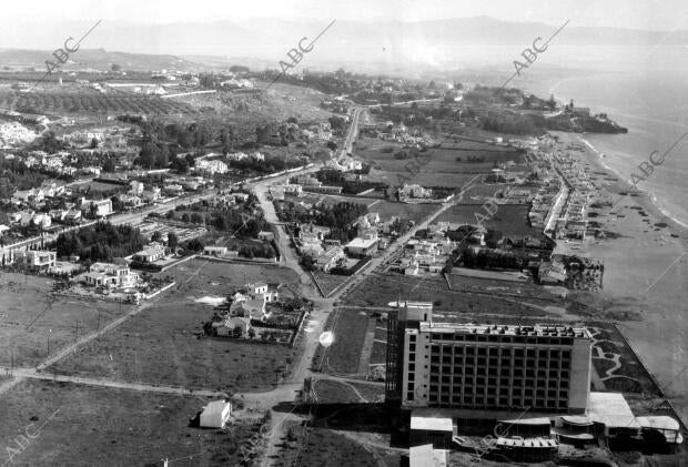 Vista aérea panorámica en la que se aprecia el comienzo de la construcción de...