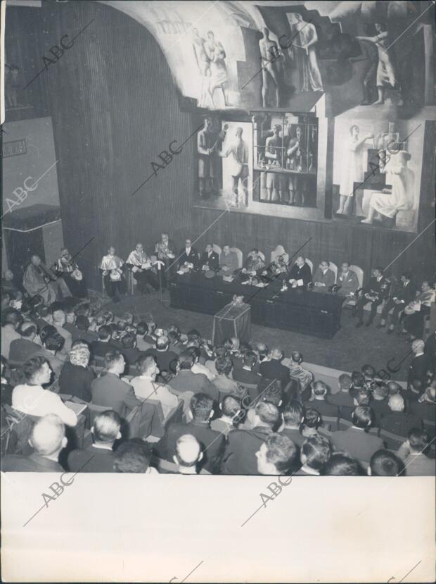 Aula Magna de la facultad de Ciencias de la Universidad de Santiago durante el...