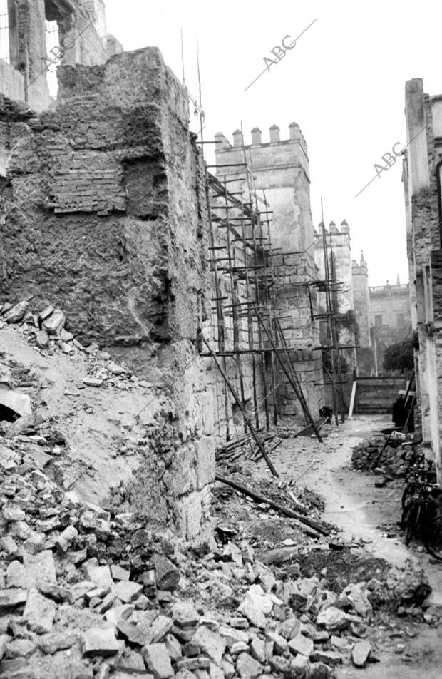 Puerta del siglo Xii, que ha Sido descubierta en las Obras que se Realizan en...