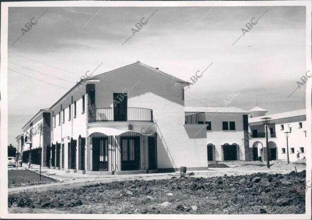 Granja-escuela sindical de colonización de Marmolejo Inaugurada por las Altas...