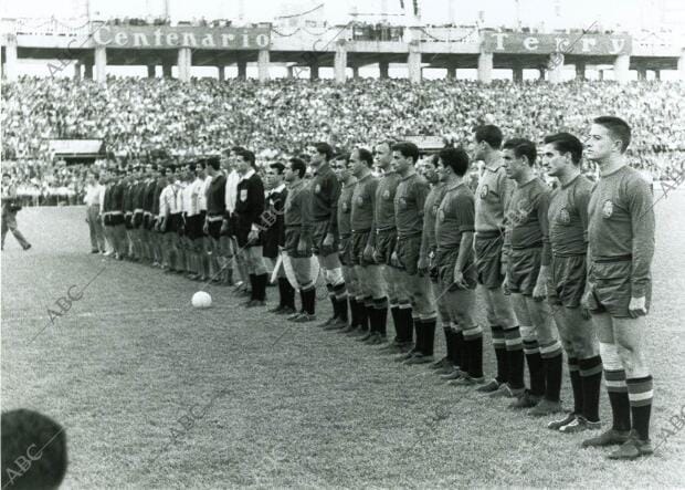 selección Española que se Enfrentó A la de Argentina, en un partido amistoso...