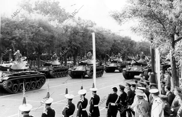 Los Tanques en el desfile de la victoria de 1961