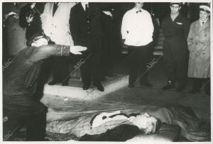 El ex ganster Lucky Luciano fallece en el aeropuerto de Nápoles tras sufrir un...