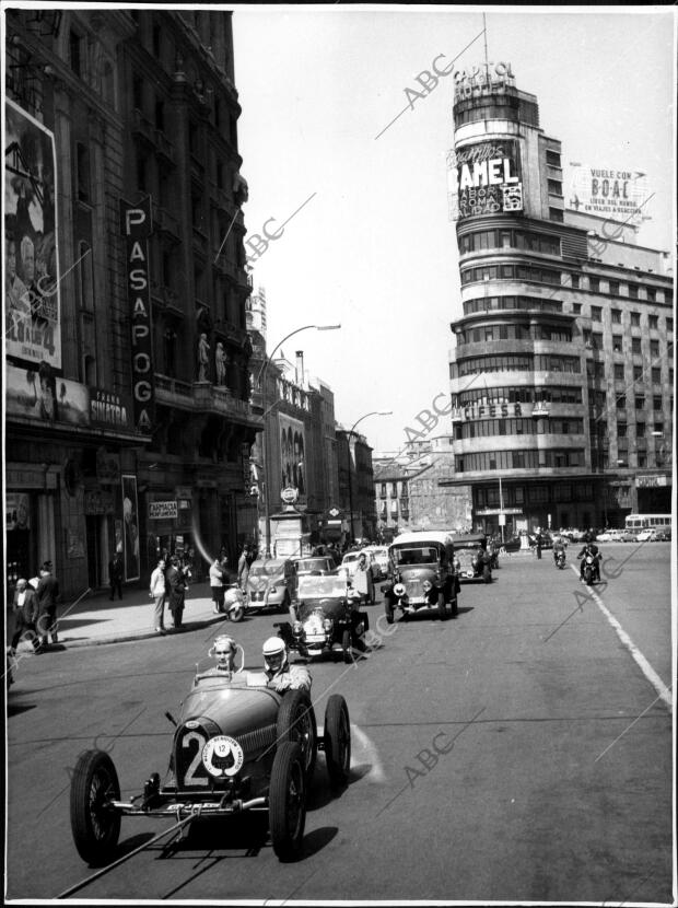 Automóviles participantes en la primera gran prueba Madrid - Alicante - Benidorm...