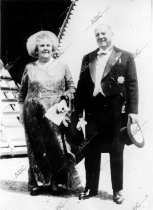 Doña María valenciano y don Santiago Bernabéu Fueron Invitados A la boda de los...