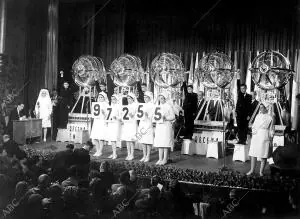 Lotería Nacional -teatro español primer sorteo con Bombos Múltiples celebrado en...