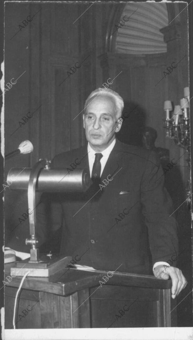 El insigne doctor D. severo Ochoa de Albornoz, premio Nobel de Medicina ...