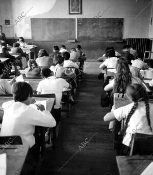 Alumnos Realizando los Ejercicios Convenientes Indicados por el profesor