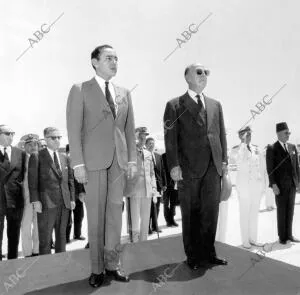 Hassan Ii con franco en el aeropuerto de Barajas en Julio de 1963