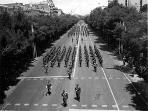 Desfile de la victoria de 1964, en el que se Conmemoraron los 25 Años de Paz